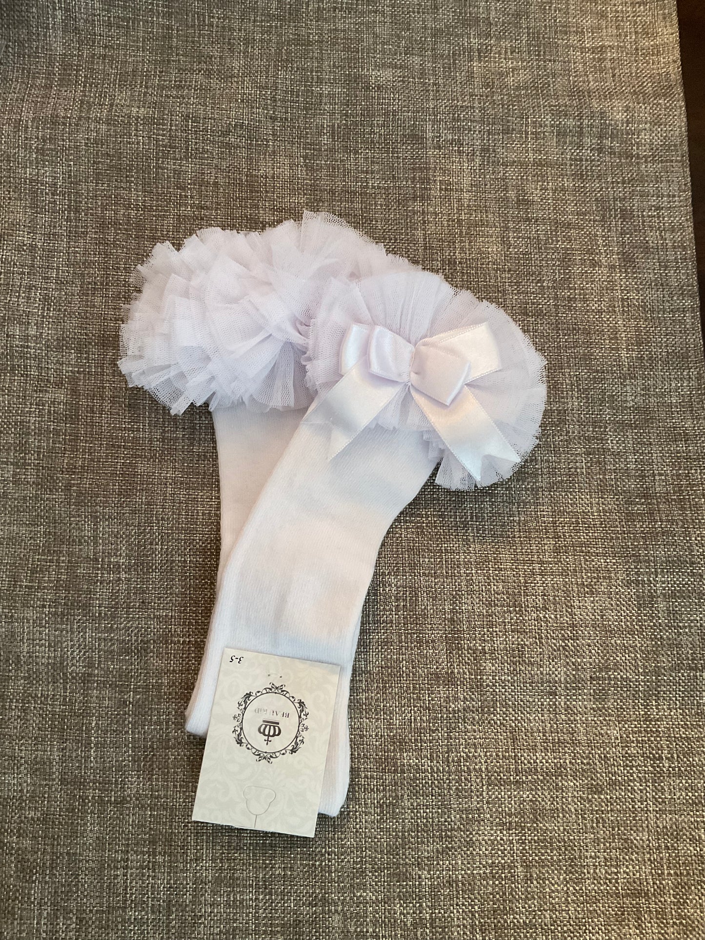 Knee high ruffles socks -White